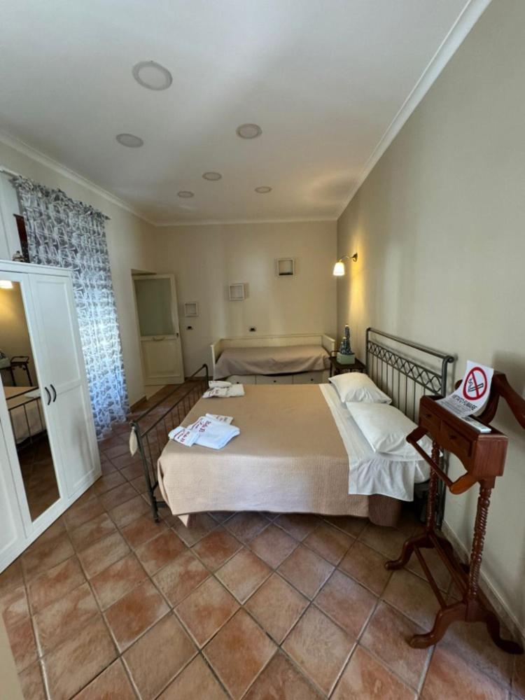 Beb Don Gennaro Bed & Breakfast Наполи Екстериор снимка