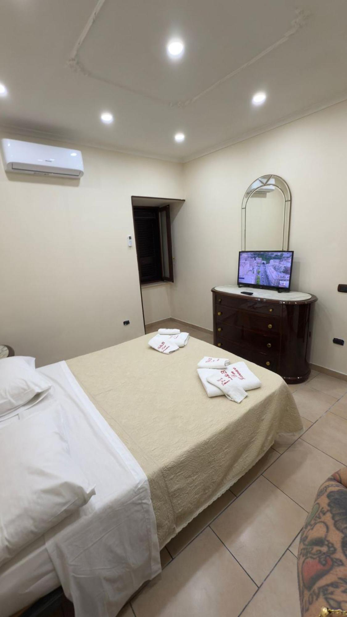 Beb Don Gennaro Bed & Breakfast Наполи Екстериор снимка